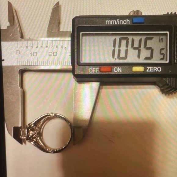 Dimond ring, solid gold beautiful anniversary wedding proposal gift - Picture 8 of 11